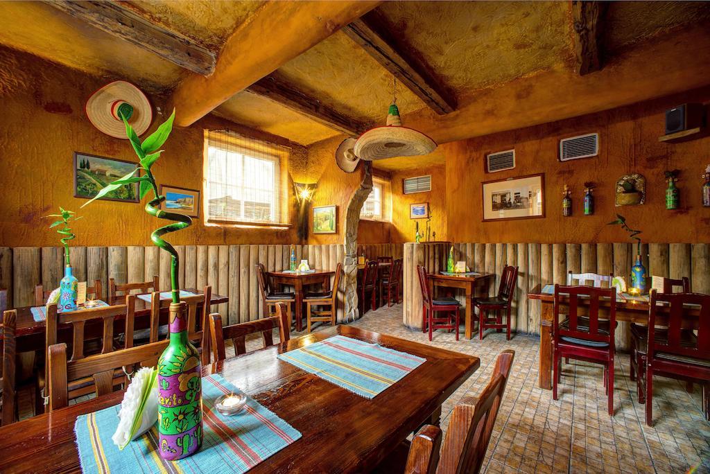 Xavito Bed & Breakfast Sanok Exterior photo